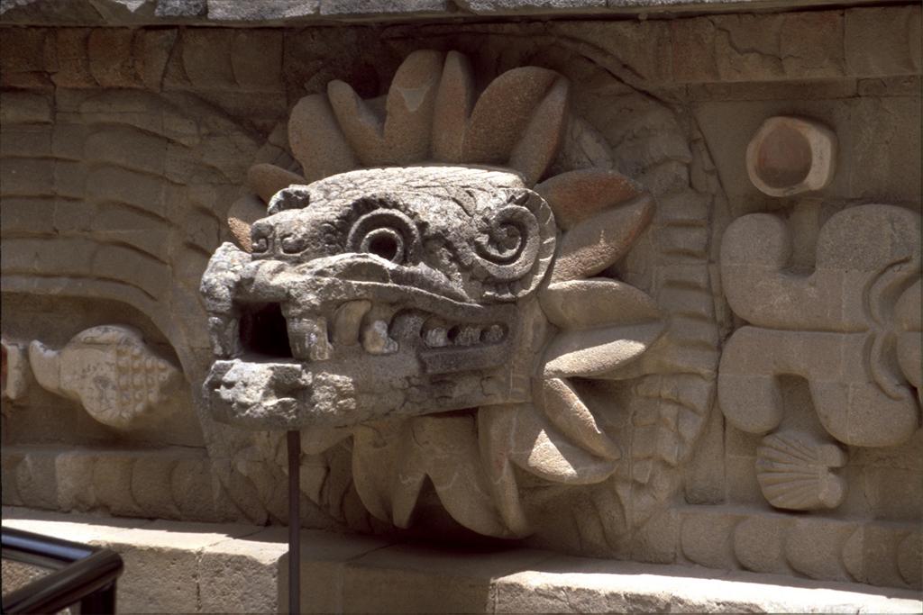 Teotihuacan-FSP_DetailOfSerpentHead
